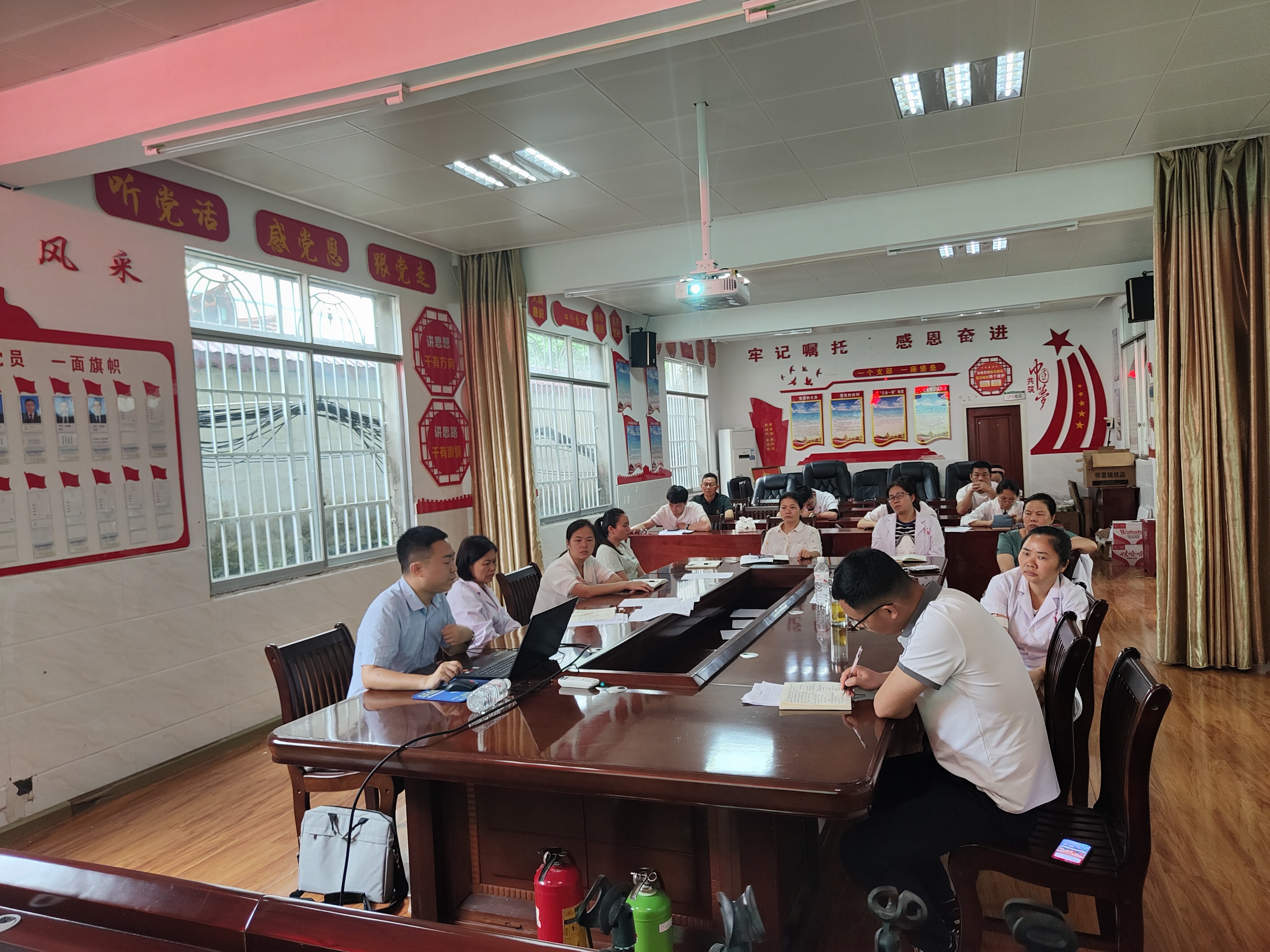 2024.6月(yuè)24日(rì)楊楓律師(shī)到(dào)天柱血庫上(shàng)法治課